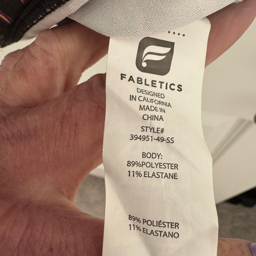 REDUCED🎈Fabletics Women's Black and Purple Patterned Top - Picture 7 of 7